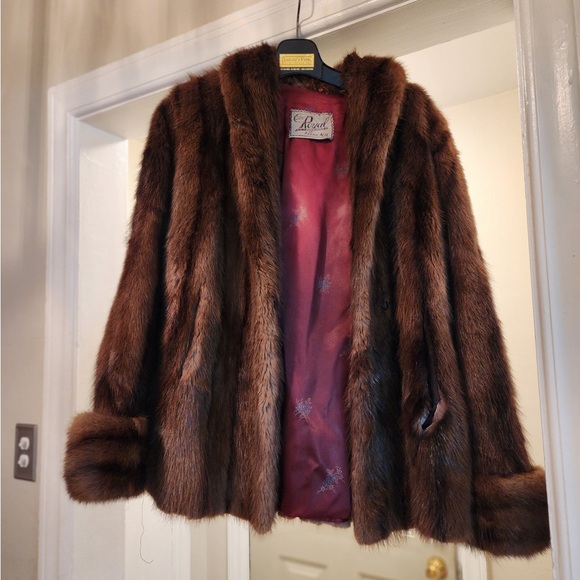 Elegant Brown Faux Fur Coat - Picture 1 of 2